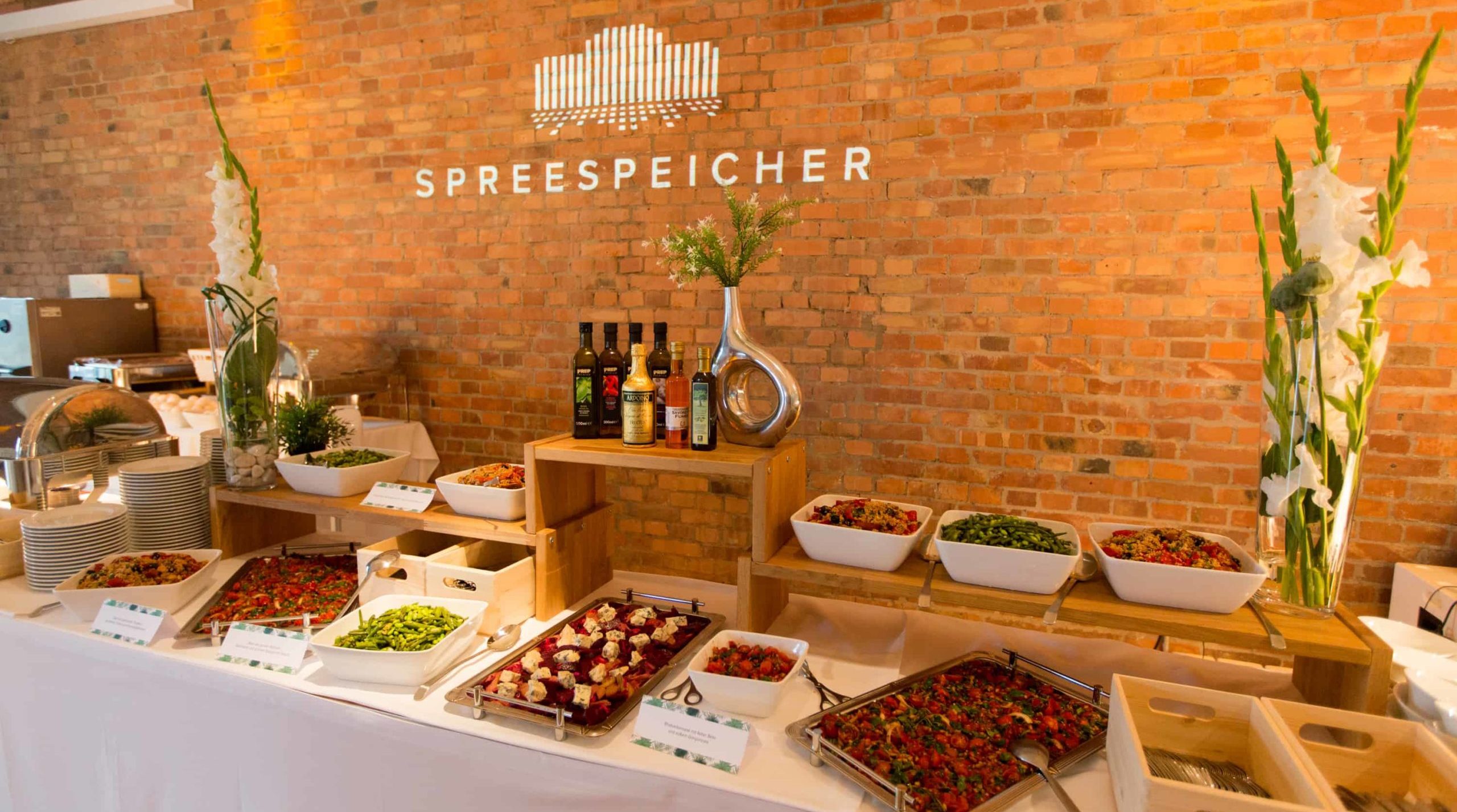 <strong>Buffet or BBQ an der Spree</strong><br>from €35 per person